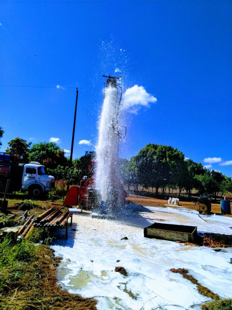 POÇO ARTESIANO